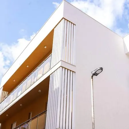 Apartment Kind House *