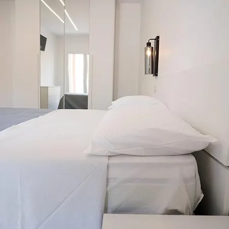 Apartment Kind House *